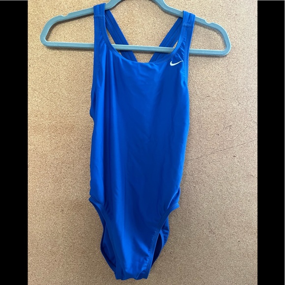 Nike fastback swim suite - Picture 3 of 5